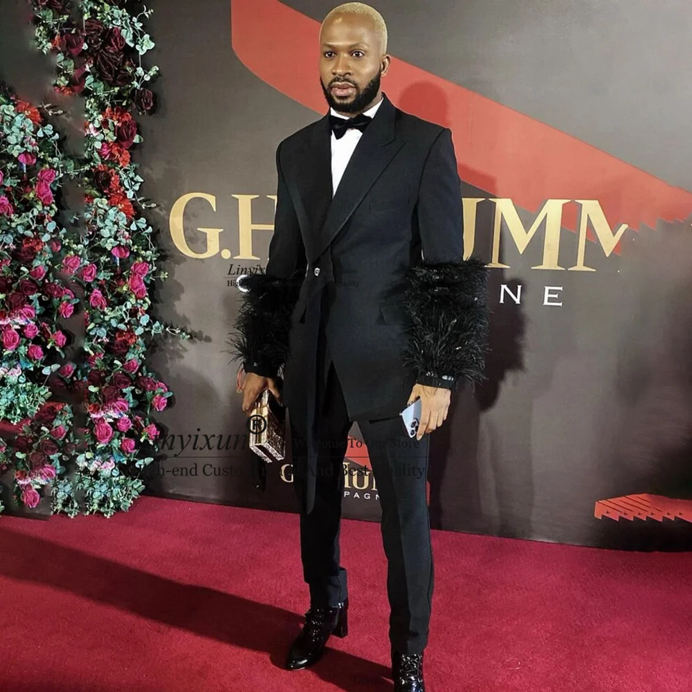 Luxurious Feathers Furs Men Suits Groom Wedding Tuxedos 2 Pieces Sets Male Prom Blazers Pants Outfit Terno Masculino
Luxurious Feathers Furs Men Suits Groom Wedding Tuxedos 2 Pieces Sets Male Prom Blazers Pants Outfit Terno Masculino