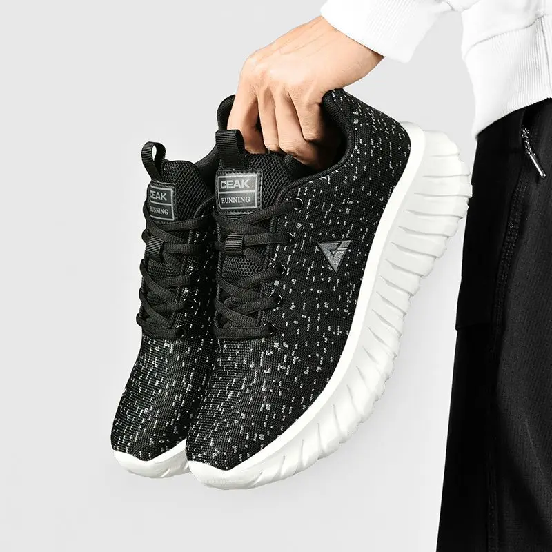 New fashionable and versatile, lightweight, non-slip and wear-resistant high-quality daily men's outdoor casual sports shoes
New fashionable and versatile, lightweight, non-slip and wear-resistant high-quality daily men's outdoor casual sports shoes
