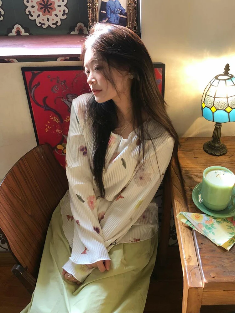 Spring Opening Soft College Style Women's Floral Print Shirt Coat Gentle Ladylike Loose Fit Long Sleeve Button up Top
Spring Opening Soft College Style Women's Floral Print Shirt Coat Gentle Ladylike Loose Fit Long Sleeve Button up Top
