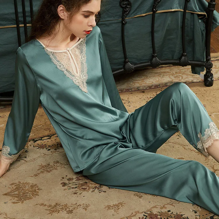 V-Neck Nightgown Women Pajamas Suit With Trousers Sexy Rayon Home Clothes Lace Patchwork Sleepwear Long Sleeve Loungewear
V-Neck Nightgown Women Pajamas Suit With Trousers Sexy Rayon Home Clothes Lace Patchwork Sleepwear Long Sleeve Loungewear
