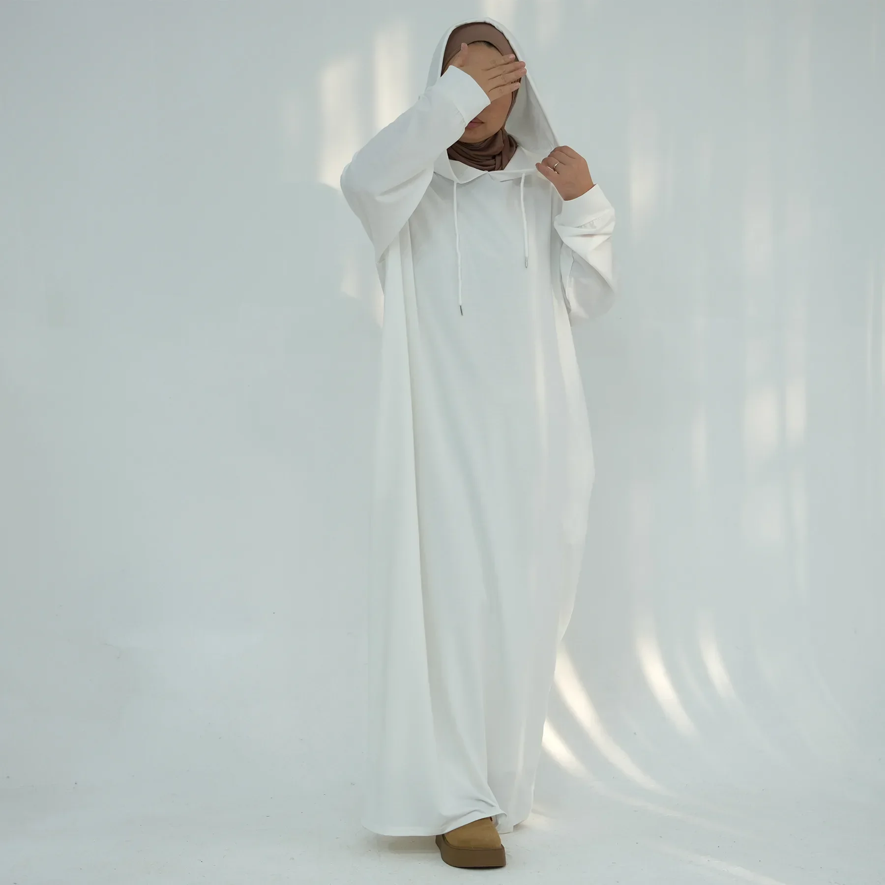 Eid Hooded Abaya Dubai Luxury Jilbab One Piece Muslim Dress Plain Sweatshirt Abayas for Women Casual Wear Kaftan Islamic Clothes
Eid Hooded Abaya Dubai Luxury Jilbab One Piece Muslim Dress Plain Sweatshirt Abayas for Women Casual Wear Kaftan Islamic Clothes