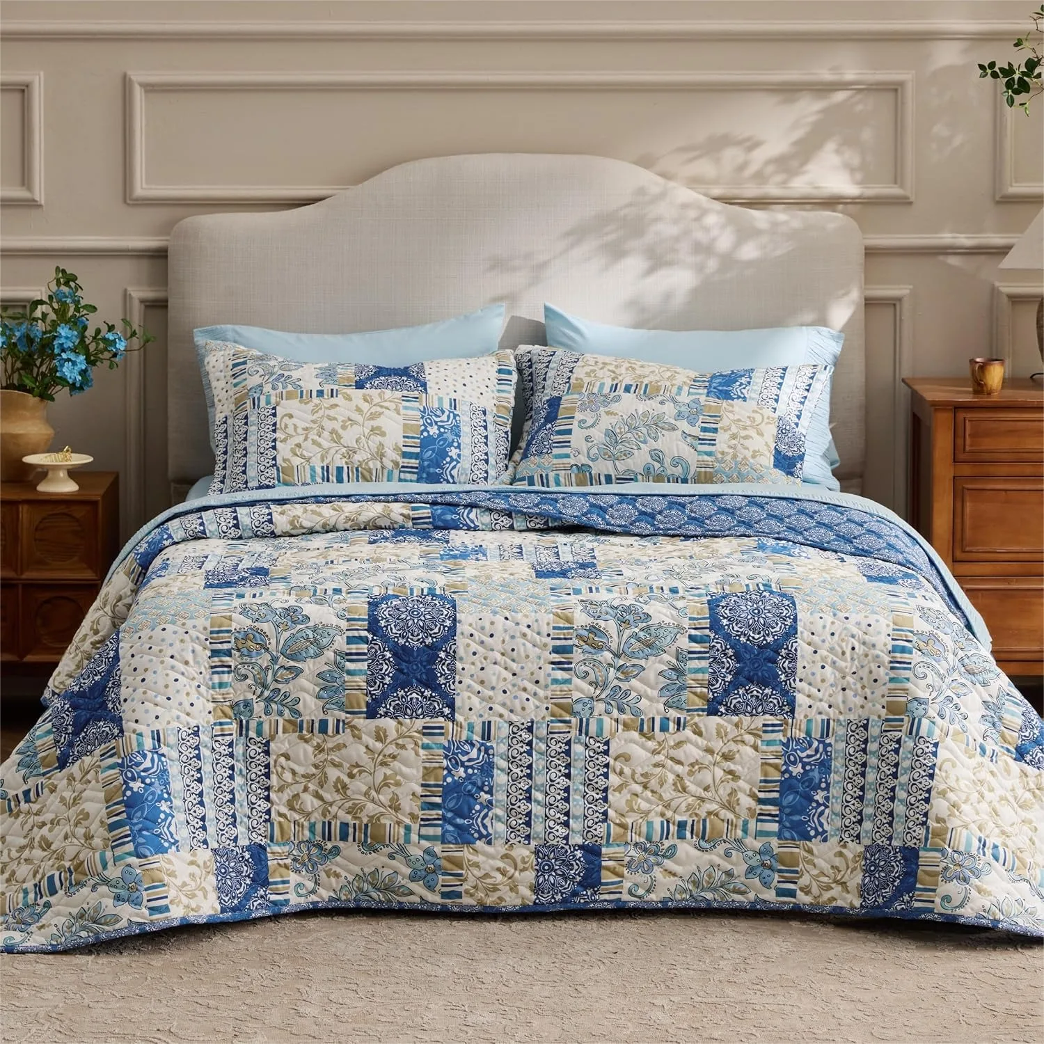 Patchwork Quilt Queen Size, Lightweight Boho Comforter, Blue and White Reversible Bedspread, Soft Microfiber Coverlet for All
Patchwork Quilt Queen Size, Lightweight Boho Comforter, Blue and White Reversible Bedspread, Soft Microfiber Coverlet for All