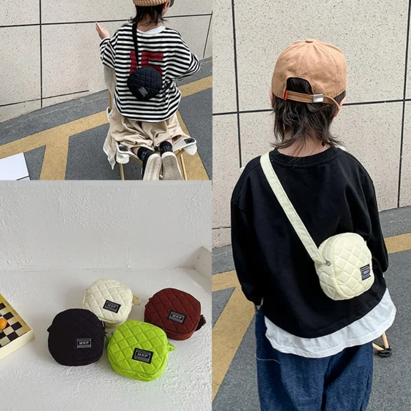 1 Pc Kids Boy Girl Bags Korean Fashion Simplicity Messenger Bag for Toddler Portable Outdoor Solid Color Checkboard Shoulder Bag
1 Pc Kids Boy Girl Bags Korean Fashion Simplicity Messenger Bag for Toddler Portable Outdoor Solid Color Checkboard Shoulder Bag