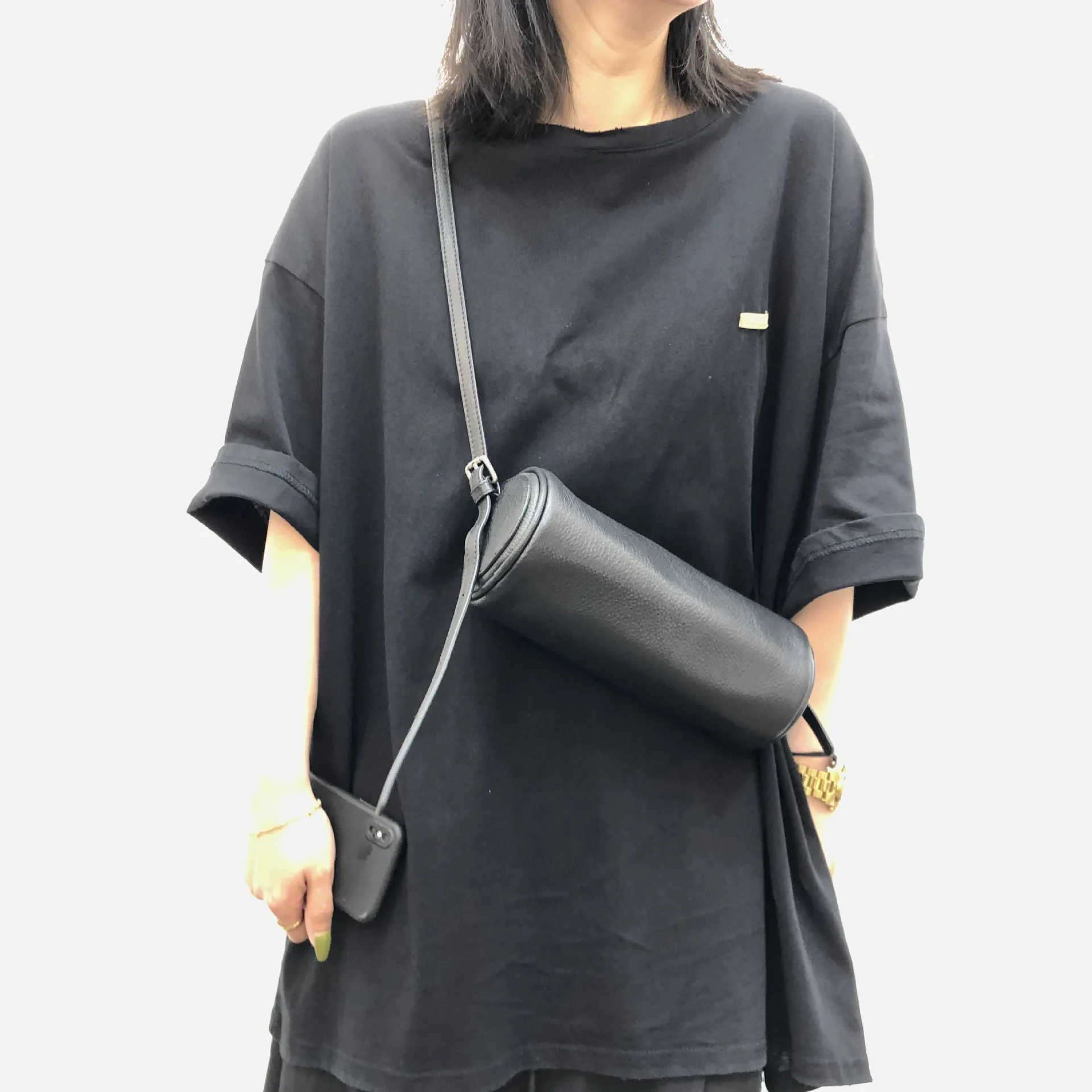 Black Genuine leather Casual vintage Korean leather cylinder bag men's women's style crossbody cowhide bucket bag handbag
Black Genuine leather Casual vintage Korean leather cylinder bag men's women's style crossbody cowhide bucket bag handbag