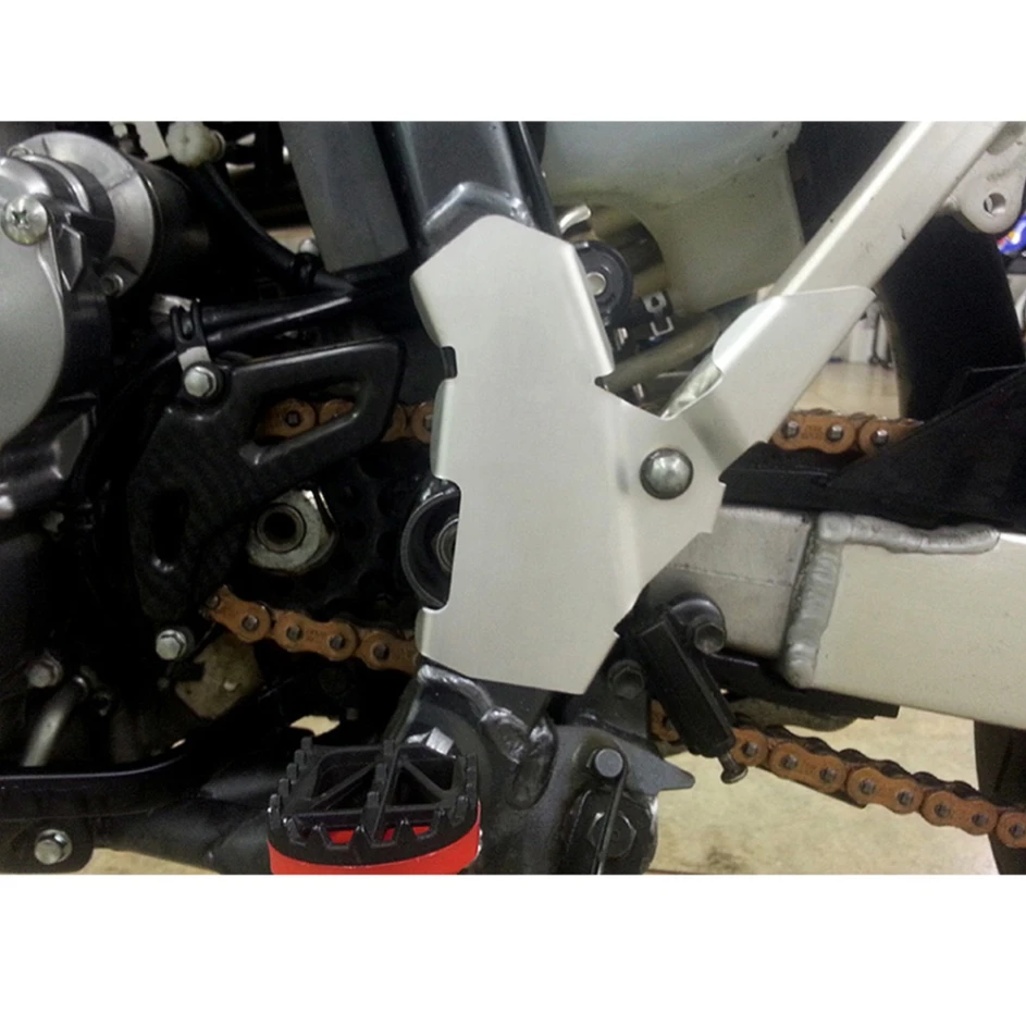 DRZ 400 SM DRZ400S 2018 2019 2017 2016 Motor Heel Protective Cover Brake cylinder Guard For SUZUKI DRZ400SM 2000-2020 2021 2022
DRZ 400 SM DRZ400S 2018 2019 2017 2016 Motor Heel Protective Cover Brake cylinder Guard For SUZUKI DRZ400SM 2000-2020 2021 2022
