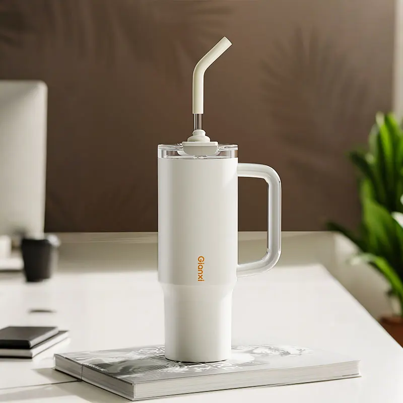 Jumbo water cup with large capacity straw cup, insulated cup. Suitable for home, outdoor and other scenarios.
Jumbo water cup with large capacity straw cup, insulated cup. Suitable for home, outdoor and other scenarios.