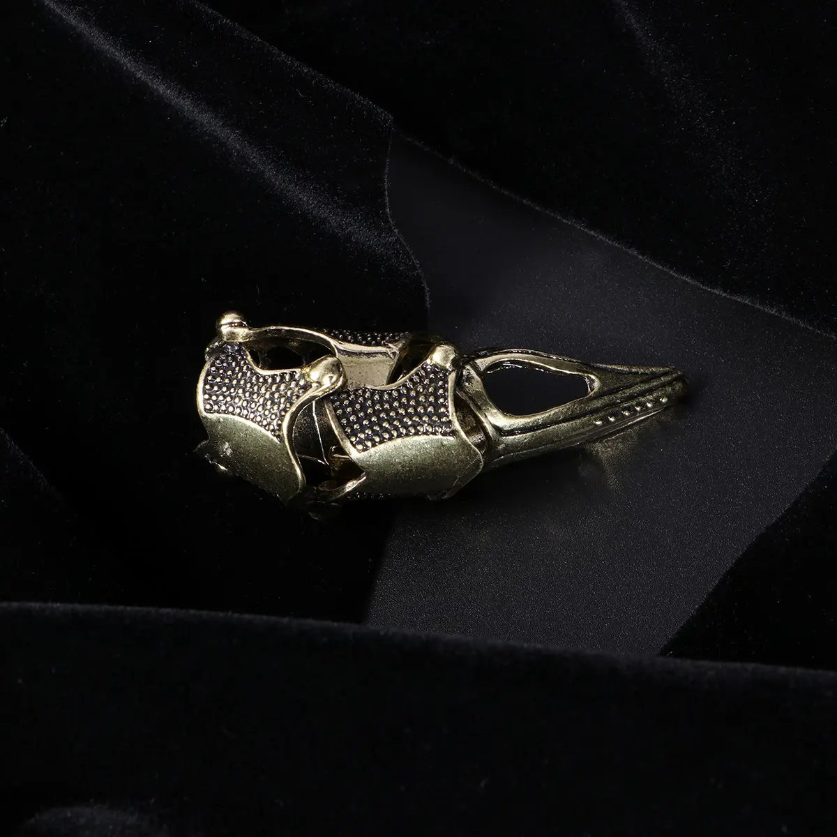 Spiky Pointed Joint Ring Bronze Alloy Finger Ring for Women Halloween Party Gift Fashion Accessories
Spiky Pointed Joint Ring Bronze Alloy Finger Ring for Women Halloween Party Gift Fashion Accessories
