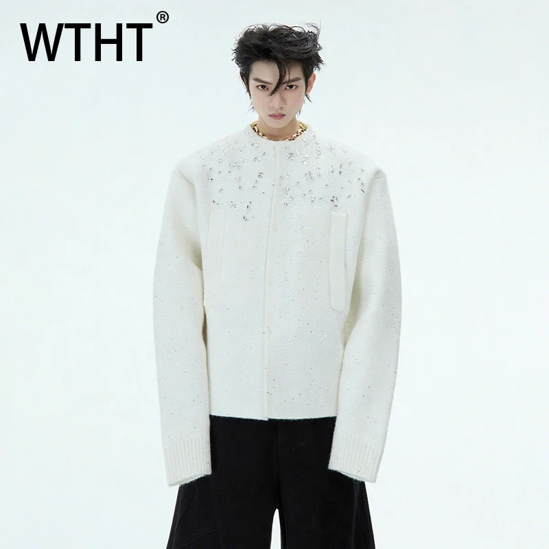 WTHT модный мужской однотонный вязаный свитер со сращенным ромбовидным дизайном, модные зимние однобортные пальто с круглым вырезом 2025 года, мужские 2A2559
WTHT модный мужской однотонный вязаный свитер со сращенным ромбовидным дизайном, модные зимние однобортные пальто с круглым вырезом 2025 года, мужские 2A2559