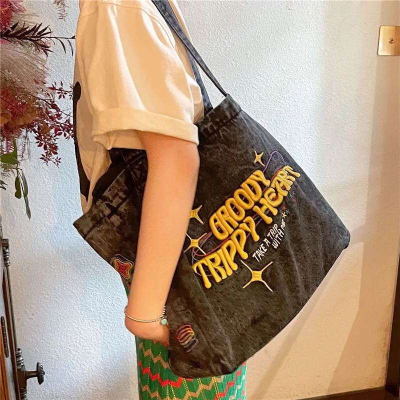 Shoulder Bags Women Retro Denim Jeans Embroidery Casual Tote Cool Handbags Girl Soft Student Large Capacity Shopping Bag Vintage
Shoulder Bags Women Retro Denim Jeans Embroidery Casual Tote Cool Handbags Girl Soft Student Large Capacity Shopping Bag Vintage