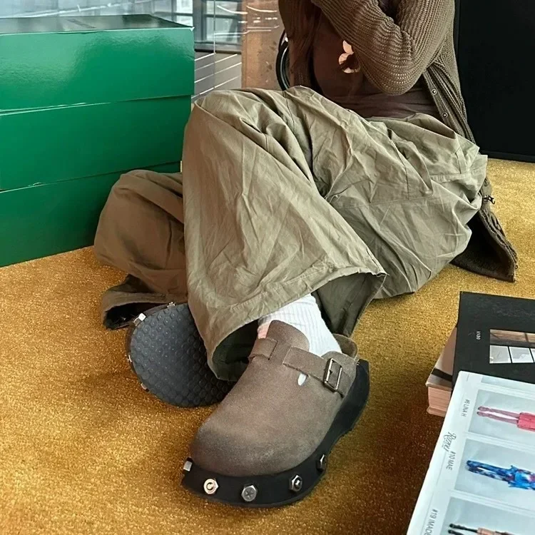 Летние женские панк-кроссовки на платформе 2026: модные повседневные туфли для стильных девушек, современные сандалии с металлическими элементами и массивной подошвой
Летние женские панк-кроссовки на платформе 2026: модные повседневные туфли для стильных девушек, современные сандалии с металлическими элементами и массивной подошвой