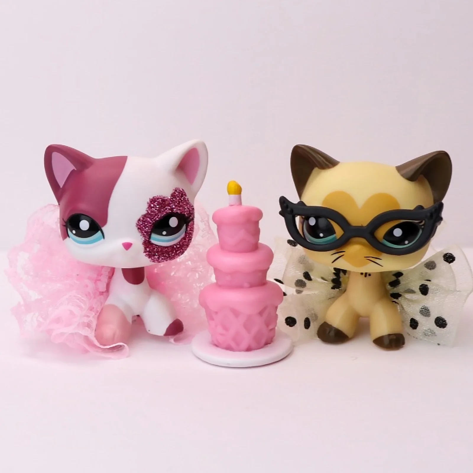 2 pcs Minilpsshop Shop Bobble Head Toys Shorthair Cat White #2291 Yellow #3573 Glittery Purple Eyeshadow And Bearded for lps
2 pcs Minilpsshop Shop Bobble Head Toys Shorthair Cat White #2291 Yellow #3573 Glittery Purple Eyeshadow And Bearded for lps