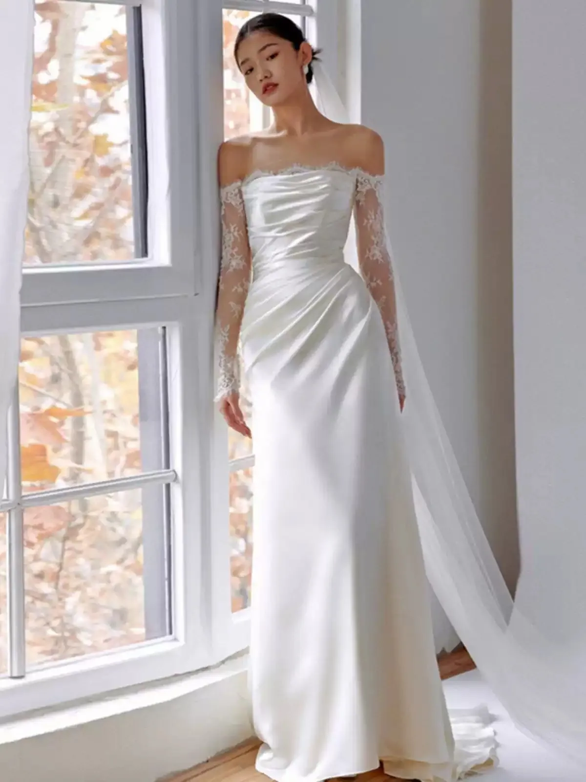 Strapless Wedding Dress 2025 Bridal Gowns Satin with Lace Sleeves Draped Sweep Train Wedding Dresses Zipper Back
Strapless Wedding Dress 2025 Bridal Gowns Satin with Lace Sleeves Draped Sweep Train Wedding Dresses Zipper Back