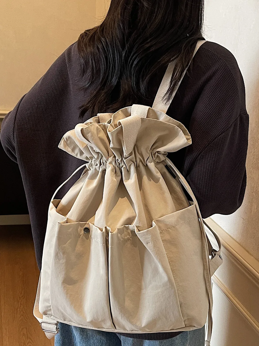 Casual Drawstring Women's Backpack Lightweight Foldable Large Capacity Autumn Winter New Style Commuter Soft Handle Backpack
Casual Drawstring Women's Backpack Lightweight Foldable Large Capacity Autumn Winter New Style Commuter Soft Handle Backpack