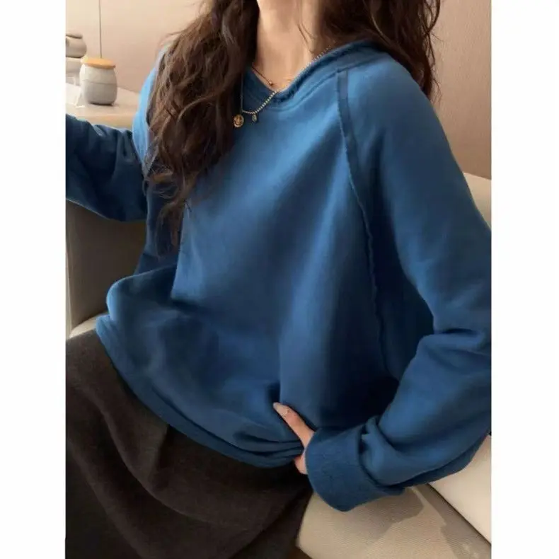 2025 New Loose Fit Versatile Slimming Pullover Sweatshirt for Women with Frayed Edges
2025 New Loose Fit Versatile Slimming Pullover Sweatshirt for Women with Frayed Edges
