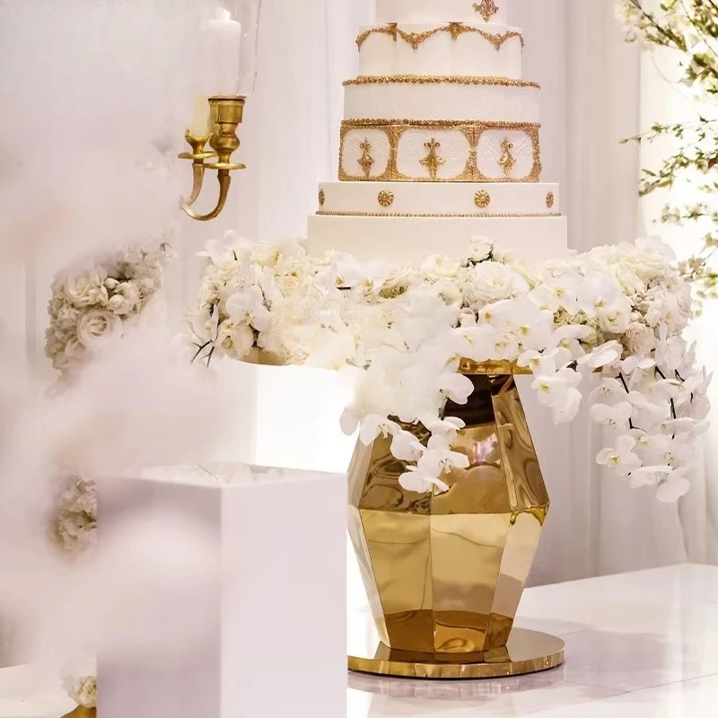 High quality wedding furniture round glass countertop gold stainless steel cake table
High quality wedding furniture round glass countertop gold stainless steel cake table
