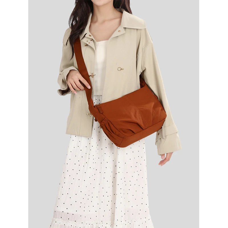 2025 Spring and Summer New Fashion Cotton Pleated Crossbody Bag Casual All-match Shoulder Bag Couple Outdoor Travel Bag
2025 Spring and Summer New Fashion Cotton Pleated Crossbody Bag Casual All-match Shoulder Bag Couple Outdoor Travel Bag