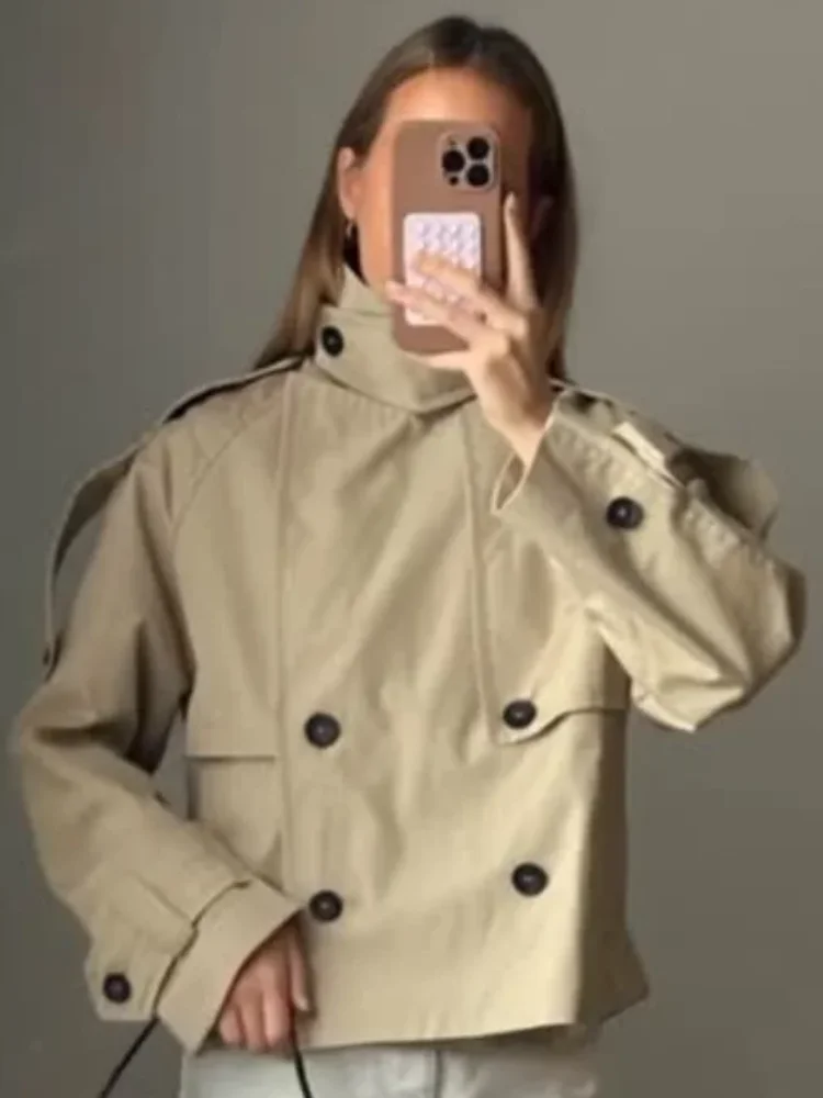 Chic Stand Collar Short Trench Coat Lady Casual Full Sleeve Double Breasted Cropped Coats 2026 Spring New Commute Windbreakers
Chic Stand Collar Short Trench Coat Lady Casual Full Sleeve Double Breasted Cropped Coats 2026 Spring New Commute Windbreakers