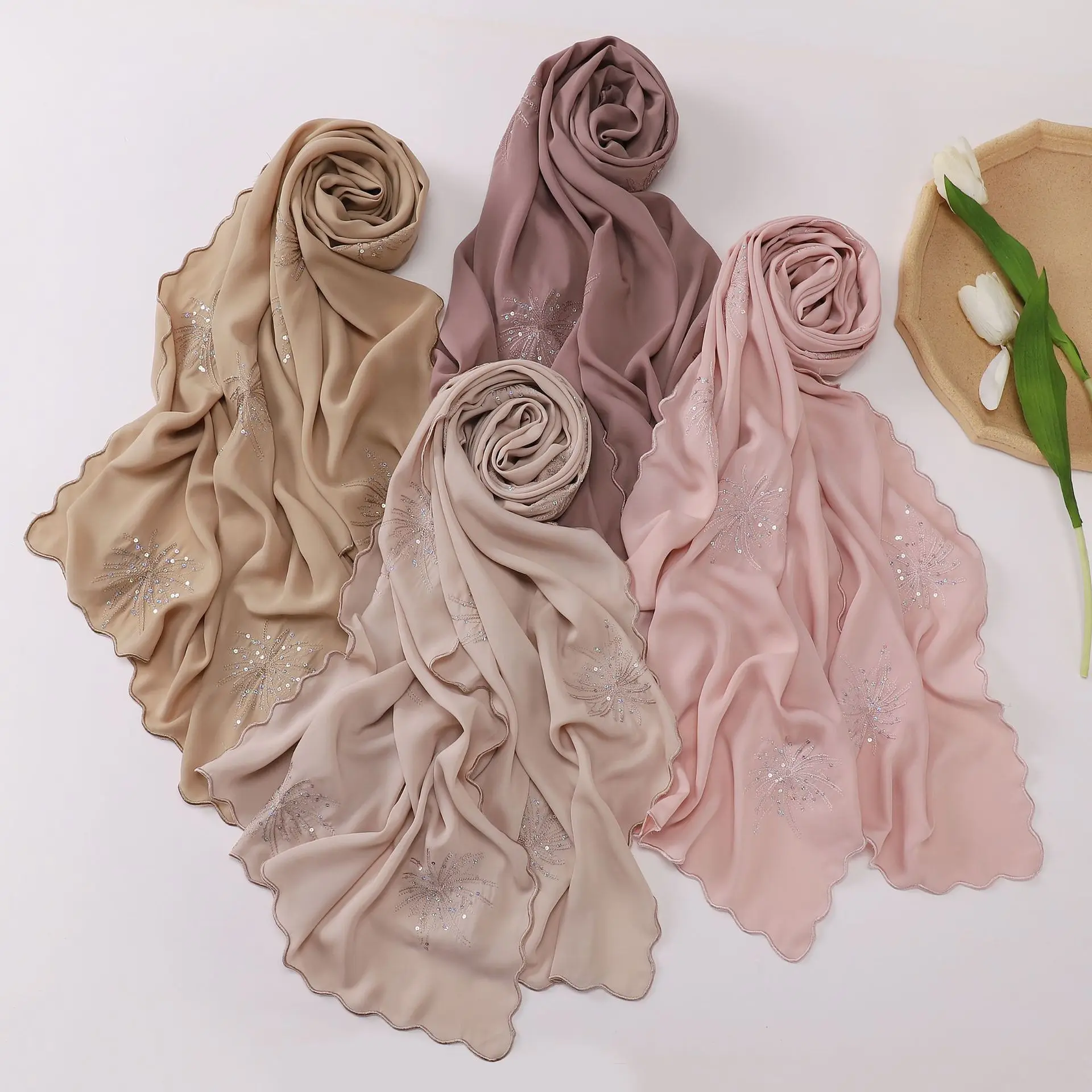 Fashion Shimmer Hijab For Women Muslim Lace Edge Long Shawl Plain Soft Turban Tie Head Wraps For Women Africa Headband
Fashion Shimmer Hijab For Women Muslim Lace Edge Long Shawl Plain Soft Turban Tie Head Wraps For Women Africa Headband