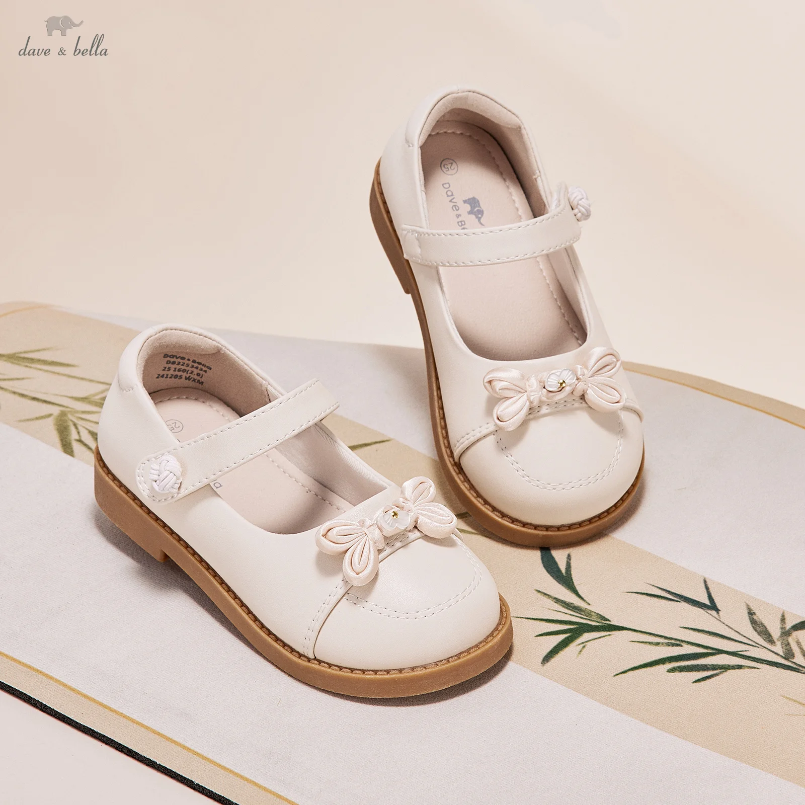 Dave Bella Children's Leather Shoes Autumn Girl's Comfortable Gentle Cute White Princess Shoes Party DB3253434
Dave Bella Children's Leather Shoes Autumn Girl's Comfortable Gentle Cute White Princess Shoes Party DB3253434