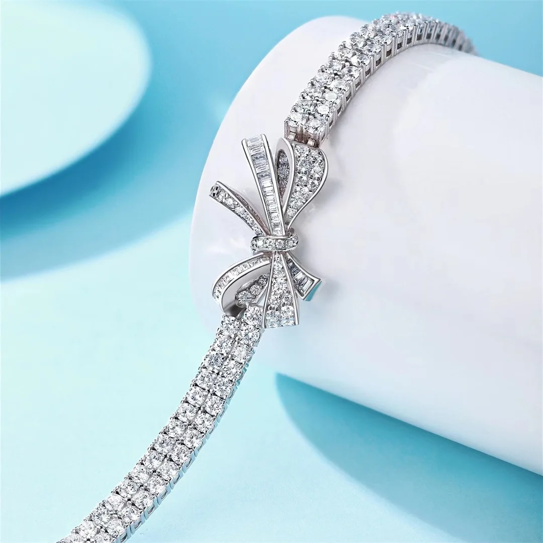 Muse Hand Bow Diamond Bracelet, Evening Flat Replacement Fashion Simulation Diamond Jewelry S925 Silver High-end Live Broadcast
Muse Hand Bow Diamond Bracelet, Evening Flat Replacement Fashion Simulation Diamond Jewelry S925 Silver High-end Live Broadcast