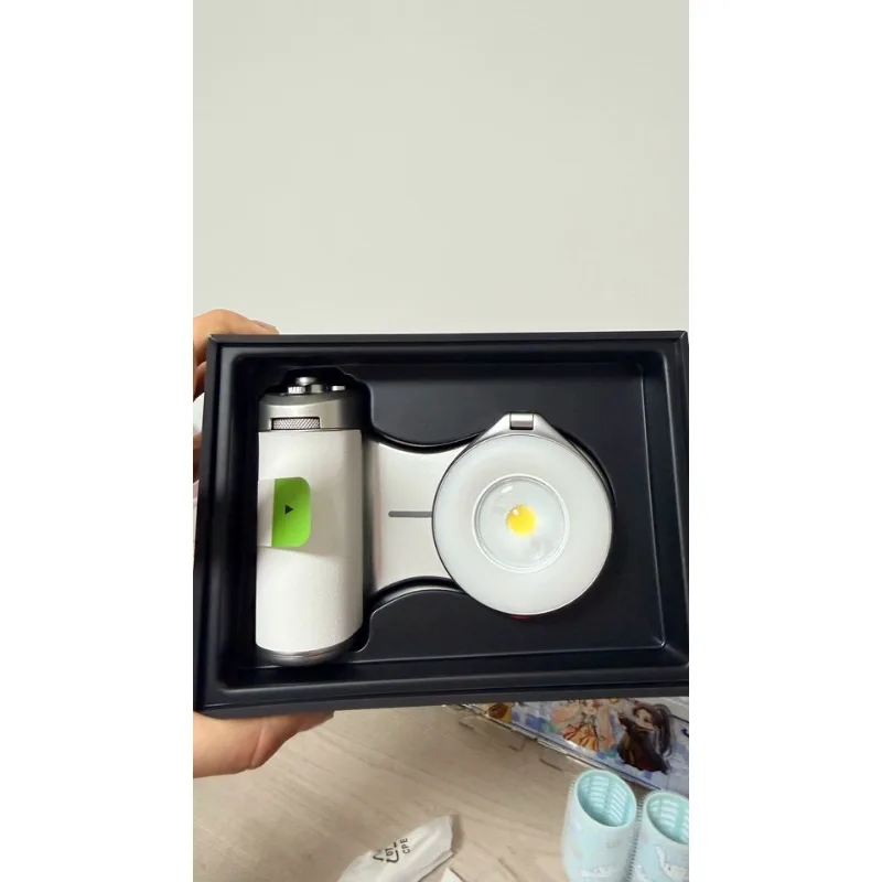 Mobile phone photography handle is suitable for 17ProMax/16p Bluetooth wireless remote control magnetic suction camera
Mobile phone photography handle is suitable for 17ProMax/16p Bluetooth wireless remote control magnetic suction camera