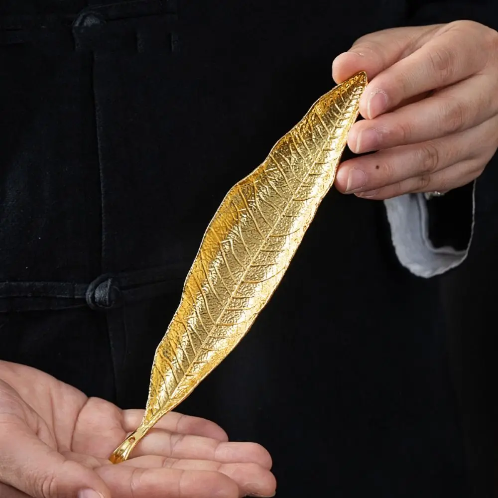 Retro Handmade Leaf Incense Tray Antique Leaf Design Incense Holder Zinc Alloy Vertical Incense Rack Gift
Retro Handmade Leaf Incense Tray Antique Leaf Design Incense Holder Zinc Alloy Vertical Incense Rack Gift