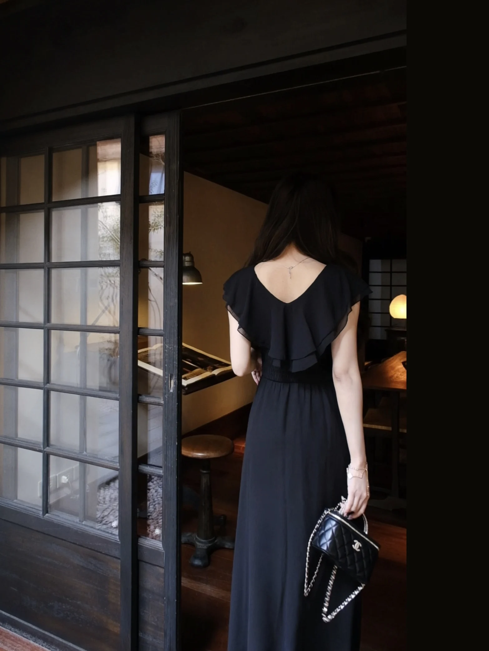 Elegant Pleated Midi Dress Slimming A-Line Skirt Short Sleeve V-Neck Polyester Fabric Comfortable Breathable Women's Dress
Elegant Pleated Midi Dress Slimming A-Line Skirt Short Sleeve V-Neck Polyester Fabric Comfortable Breathable Women's Dress