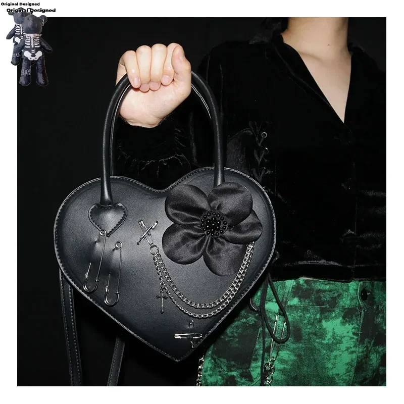 Gothic Style Women's Love Heart Purse Handbags Y2k Hot Girls Punk Shoulder Bag Metal Decoration Female Black Cool Messenger Bags
Gothic Style Women's Love Heart Purse Handbags Y2k Hot Girls Punk Shoulder Bag Metal Decoration Female Black Cool Messenger Bags