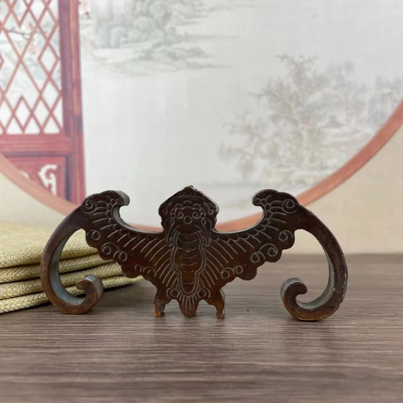 Collectible solid old copper bat and paperweight, can be laid flat or used as a pen holder, symbolizing fortune from
Collectible solid old copper bat and paperweight, can be laid flat or used as a pen holder, symbolizing fortune from