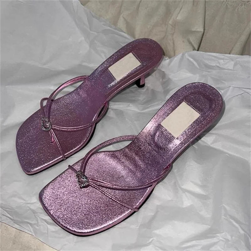 Crystal Designer Shoes for Women Crossover Thin Belts Square Toe Slippers Churry Low Heels Femme Chancletas Chain Zapatos Mujer
Crystal Designer Shoes for Women Crossover Thin Belts Square Toe Slippers Churry Low Heels Femme Chancletas Chain Zapatos Mujer