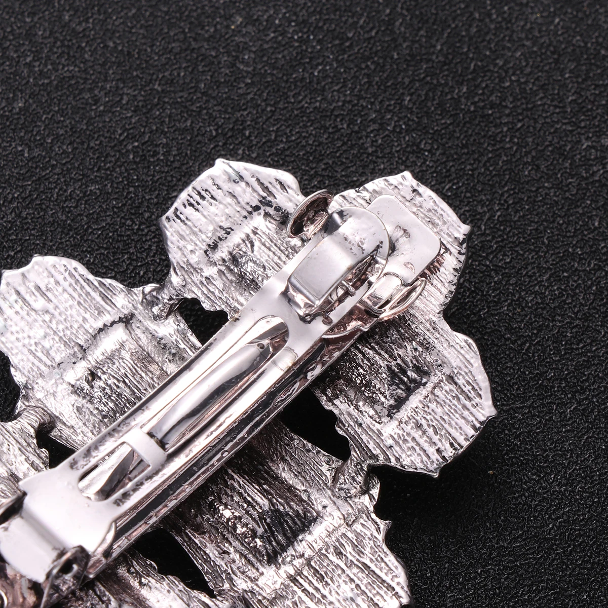 Diamond Hair Clip Barrettes Ponytail Spring Buckle Durable Material Fashion Design Travel Outing Gift Hairpin Styling Aid Non
Diamond Hair Clip Barrettes Ponytail Spring Buckle Durable Material Fashion Design Travel Outing Gift Hairpin Styling Aid Non