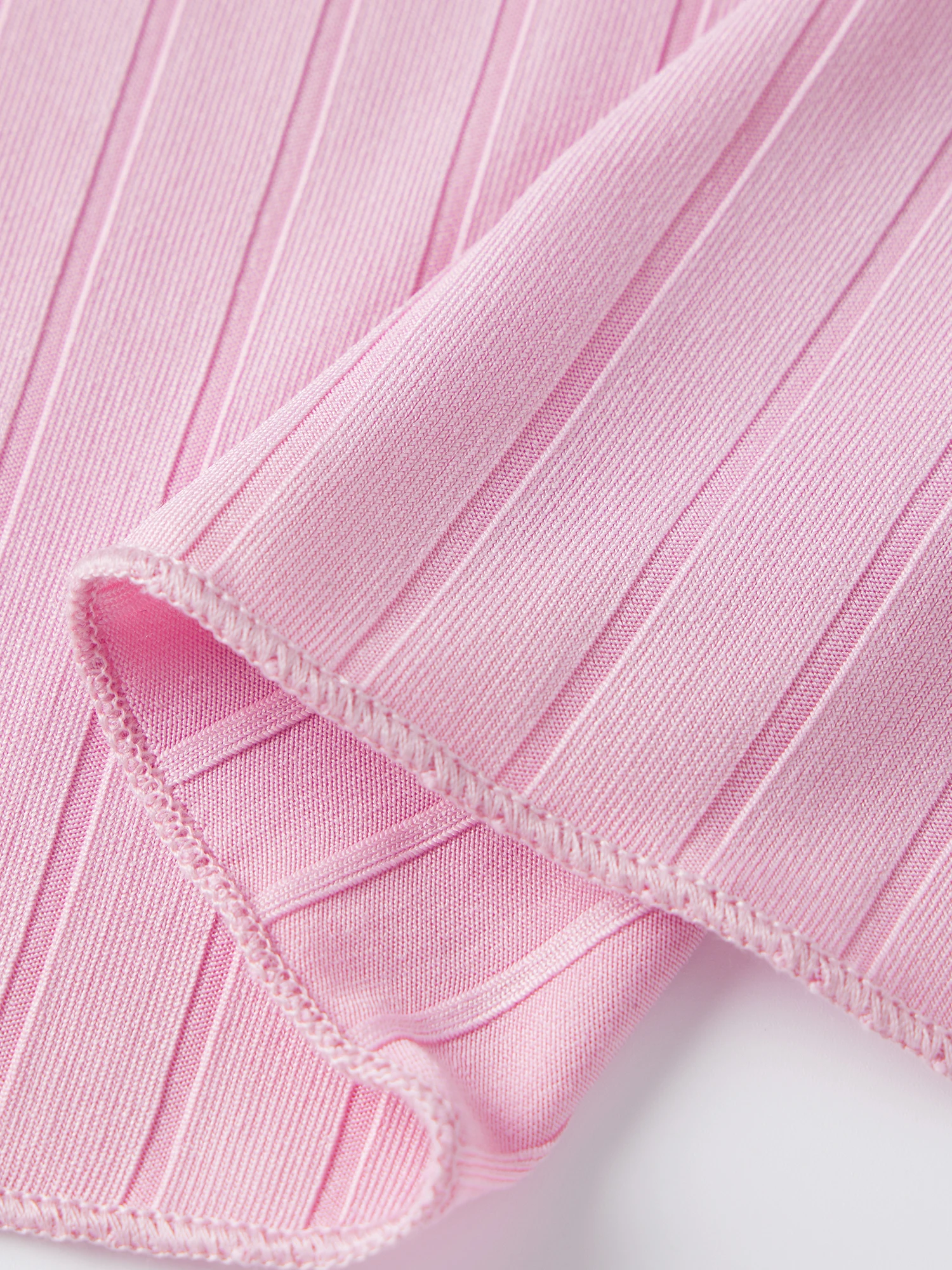 Women s Ribbed Knit V Neck Sweaters with Chain Detailing and Fit Long Sleeves - Stylish Tops for Spring and Fall
Women s Ribbed Knit V Neck Sweaters with Chain Detailing and Fit Long Sleeves - Stylish Tops for Spring and Fall