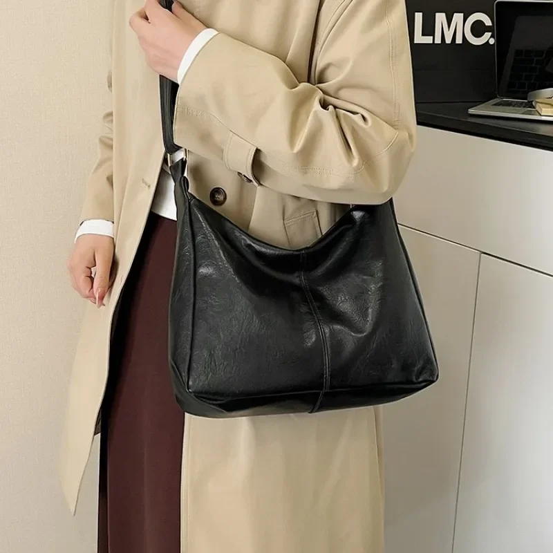 Sleek Vintage Diaper Bag Handbag Crossbody Urban Commute Exquisite Organized Versatile Fashionable Practical Timeless
Sleek Vintage Diaper Bag Handbag Crossbody Urban Commute Exquisite Organized Versatile Fashionable Practical Timeless