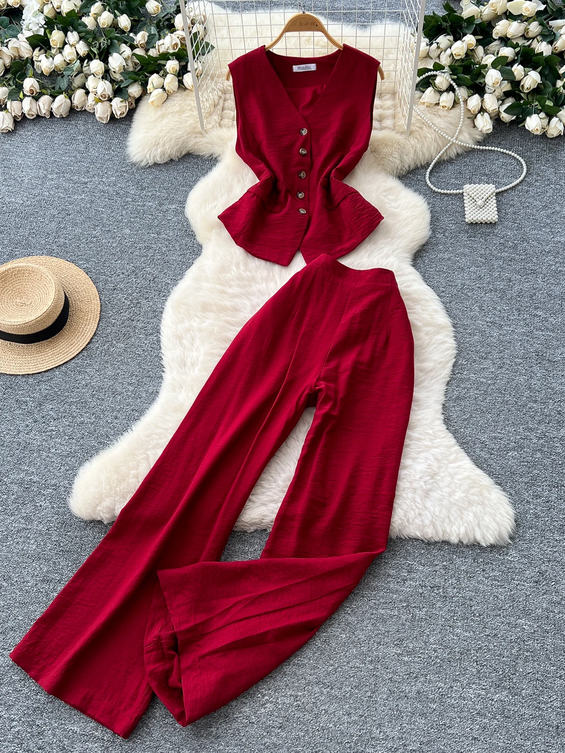 Retro Luxury British Style Sleeveless V-Neck Shirt High Waist Slim Fit Drapey Long Pants Women Summer Fashion Set High Quality
Retro Luxury British Style Sleeveless V-Neck Shirt High Waist Slim Fit Drapey Long Pants Women Summer Fashion Set High Quality