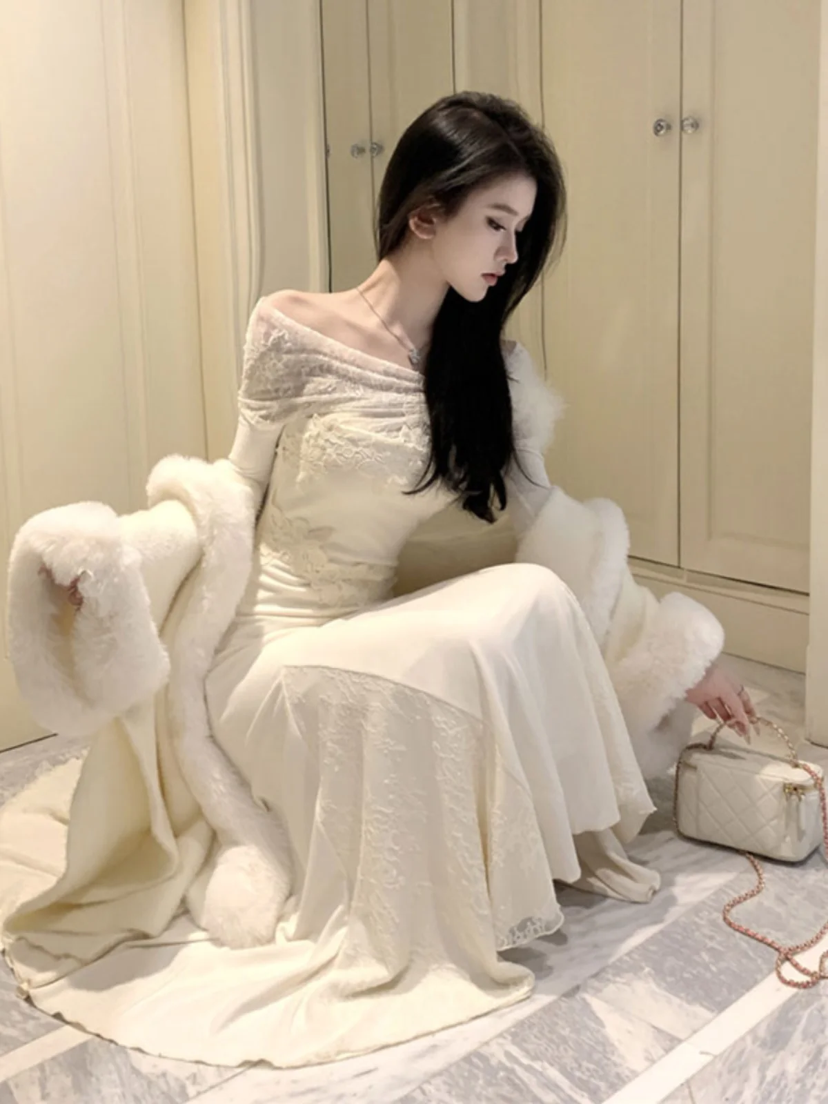 Spring 2026 Slim Fit Fish Tail Dress Plush Cloak Outerwear Two Piece Set Fashionable Shoulder Angle Comfortable Long Sleeve C...
Spring 2026 Slim Fit Fish Tail Dress Plush Cloak Outerwear Two Piece Set Fashionable Shoulder Angle Comfortable Long Sleeve C...