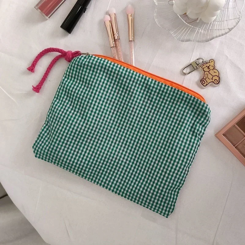Fashion Plaid Storage Pouch, Cotton Linen Zipper Makeup Bag, Large Capacity Portable Cosmetic Bag for Women Girls
Fashion Plaid Storage Pouch, Cotton Linen Zipper Makeup Bag, Large Capacity Portable Cosmetic Bag for Women Girls