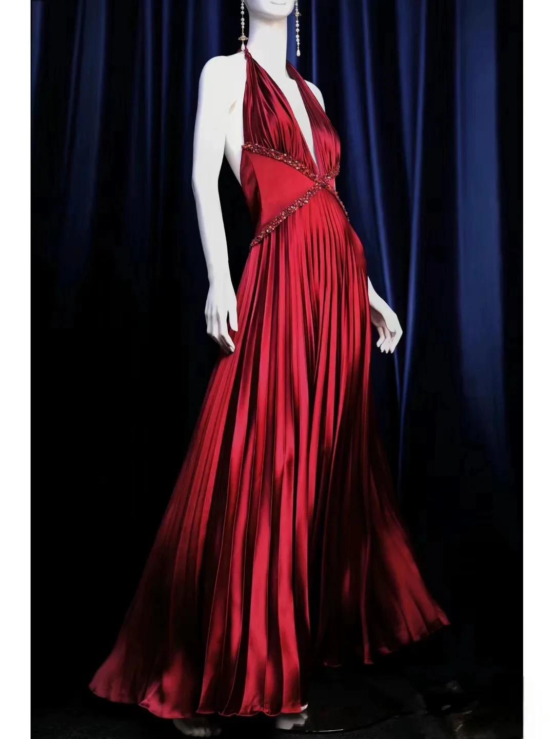 Women Burgundy Wedding Party Dress Sexy Halter Fashion Backless Sleeveless Long Celebrity Gown 2025 New Female Evening Prom Robe
Women Burgundy Wedding Party Dress Sexy Halter Fashion Backless Sleeveless Long Celebrity Gown 2025 New Female Evening Prom Robe