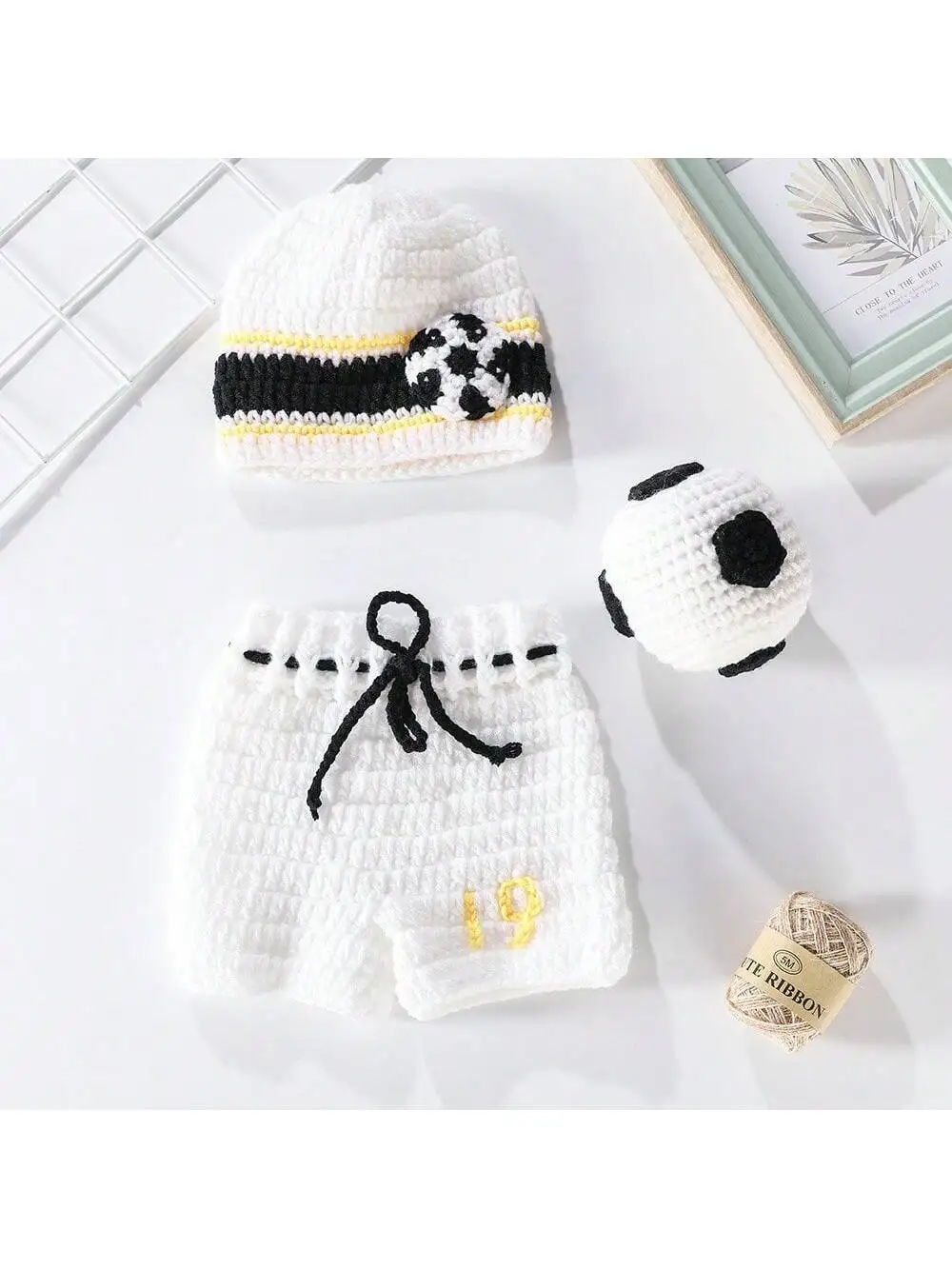 Baby Photography Cartoon Football Set Handmade Weaving Newborn Photography Props Baby Sports Clothes
Baby Photography Cartoon Football Set Handmade Weaving Newborn Photography Props Baby Sports Clothes