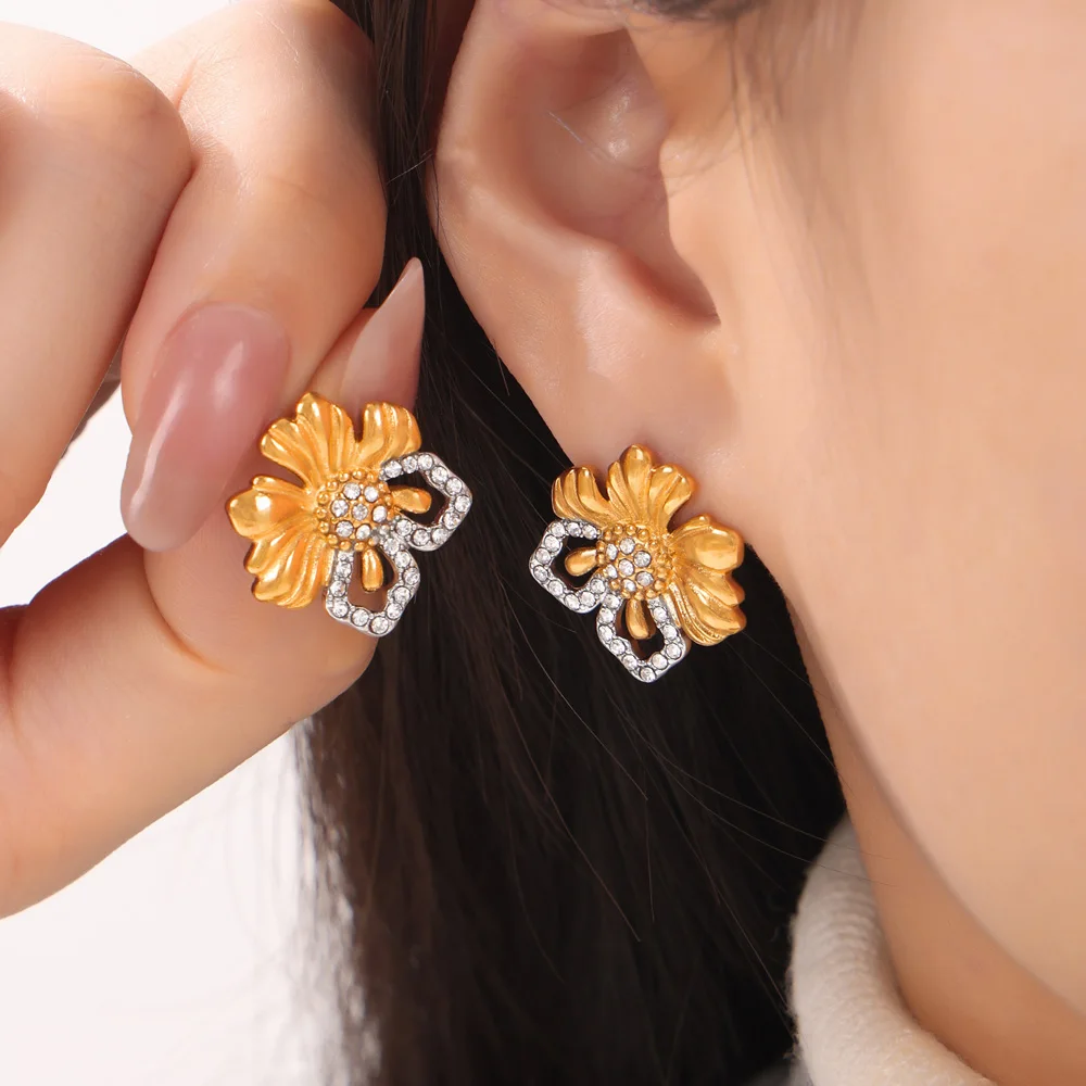 Vintage Stainless Steel Drop Earrings For Women Zircon Flower Heart Female Stud Earrings Waterproof Wedding Women Ear Jewelry
Vintage Stainless Steel Drop Earrings For Women Zircon Flower Heart Female Stud Earrings Waterproof Wedding Women Ear Jewelry