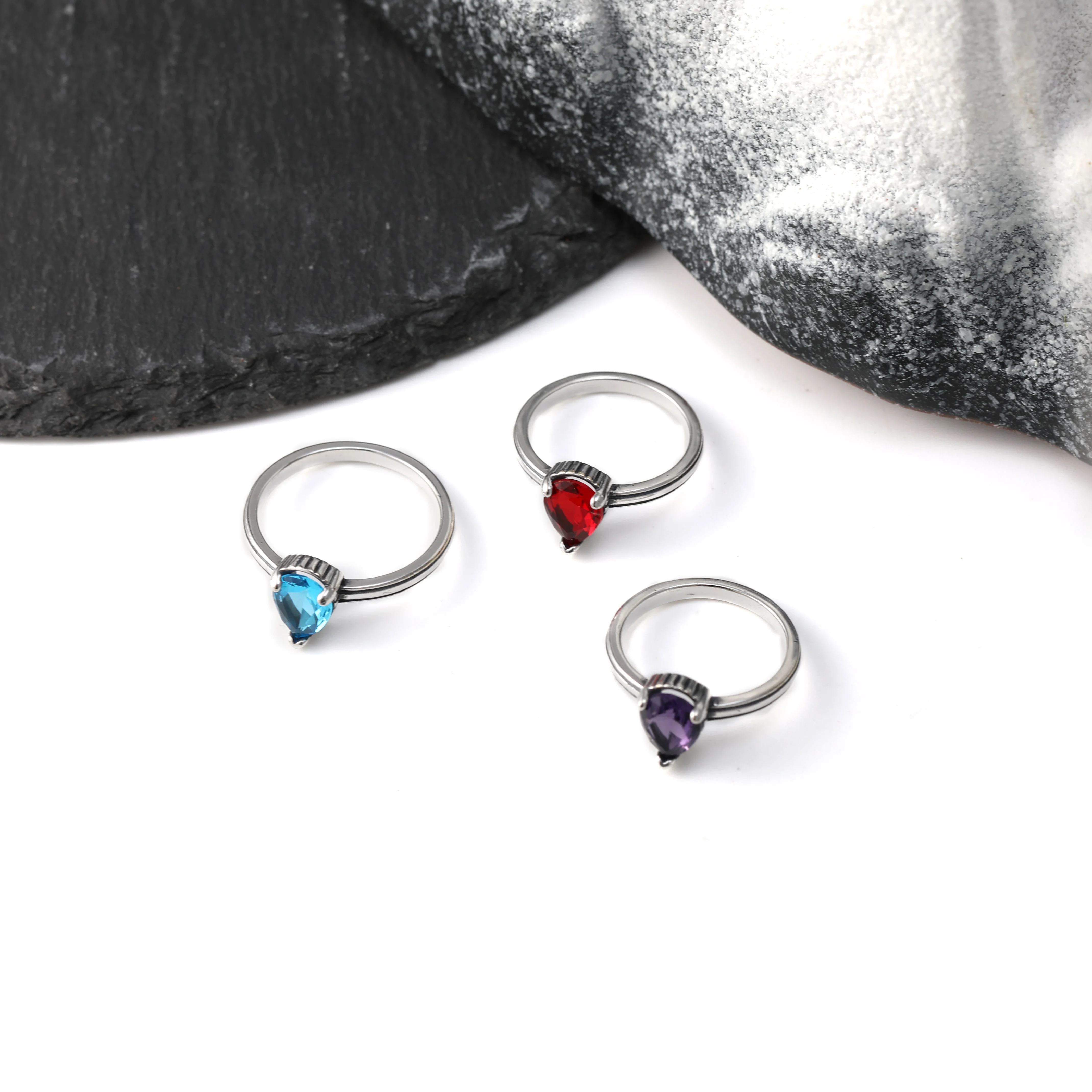R037 Authentic 925 Pure Silver 925 Fashionable and Exquisite Treasured Gemstone Ring
R037 Authentic 925 Pure Silver 925 Fashionable and Exquisite Treasured Gemstone Ring