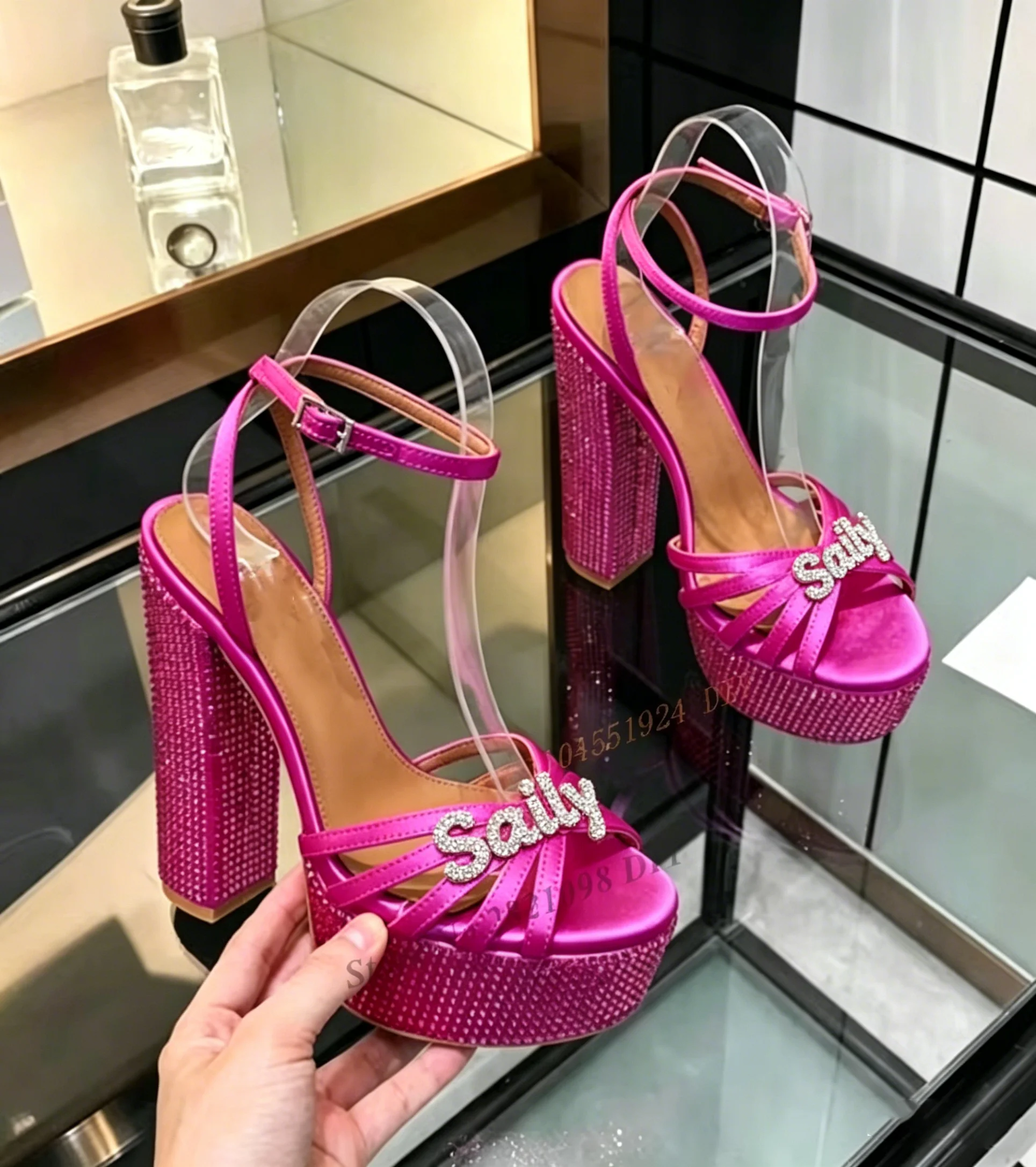 Rhinestone Open Toe Chunky Heeled Sandals Satin Thick Bottom Buckle Strap High Heel Sandals Luxury Wedding Shoes for Women
Rhinestone Open Toe Chunky Heeled Sandals Satin Thick Bottom Buckle Strap High Heel Sandals Luxury Wedding Shoes for Women