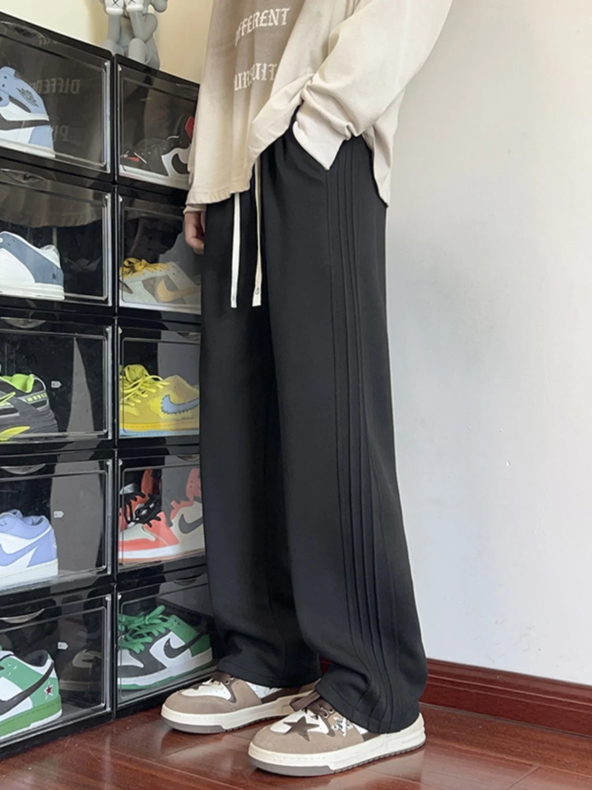 Men's Casual Pants Pleated Stripe Straight Leg Wide Leg American Sle High Street Spring Autumn Faionable Straight Tube Sw...
Men's Casual Pants Pleated Stripe Straight Leg Wide Leg American Sle High Street Spring Autumn Faionable Straight Tube Sw...