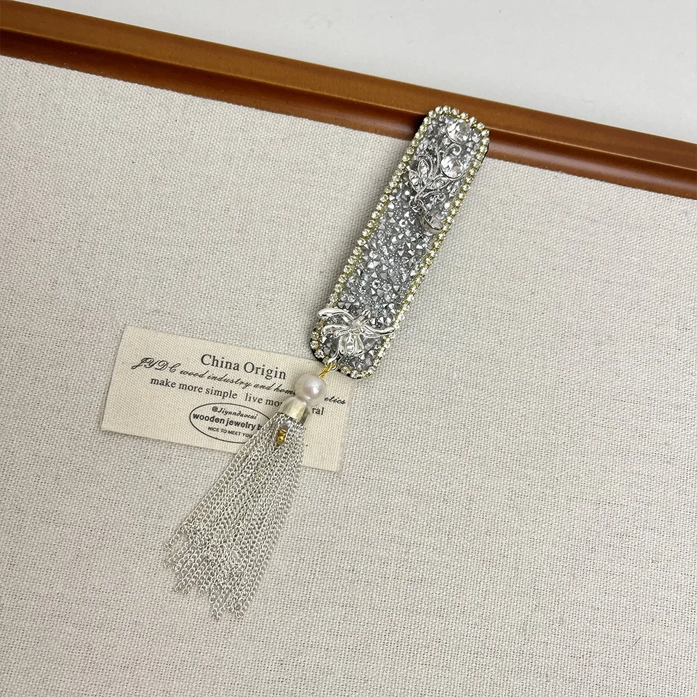 Classical Vintage Tassel Bell Hair Clip Crystal Elegant Ethnic Style Hair Hoop Retro Headdress Chinese Style Side Clip Wedding
Classical Vintage Tassel Bell Hair Clip Crystal Elegant Ethnic Style Hair Hoop Retro Headdress Chinese Style Side Clip Wedding