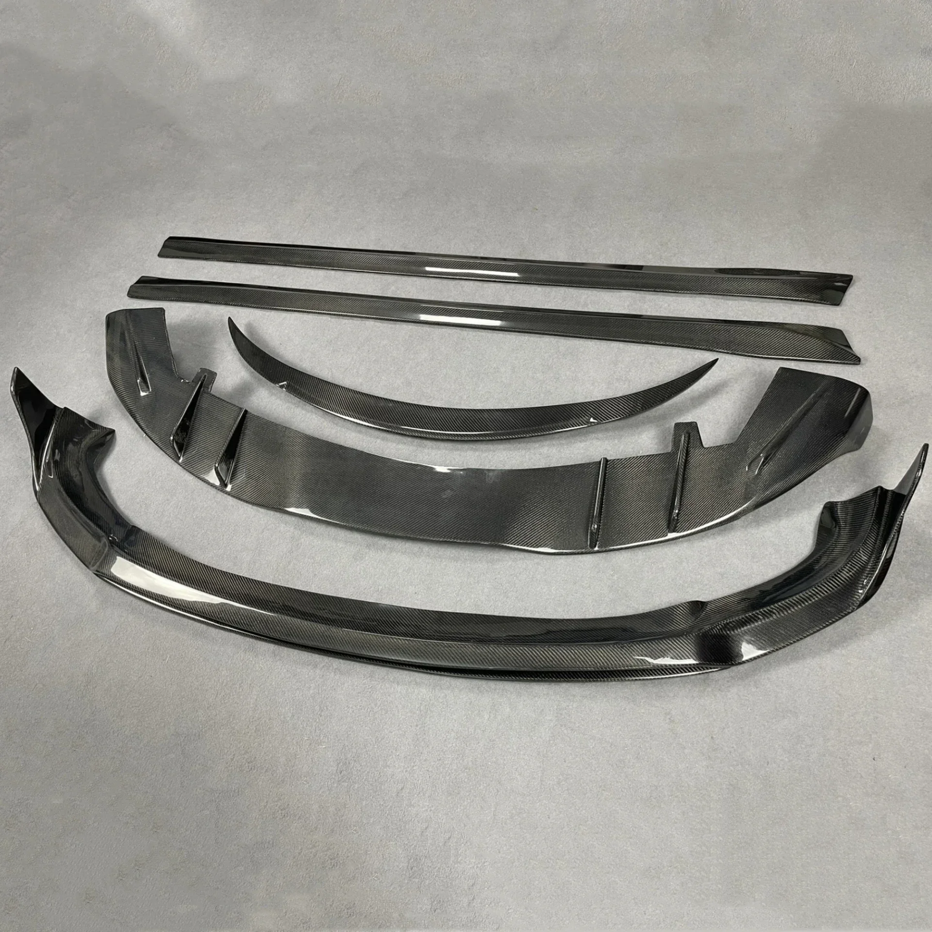 Комплект кузова из углеродного волокна, передняя и задняя губа, боковая лопата, хвостовое крыло для Tesla Model Y Surround, автомобильные аксессуары 
Комплект кузова из углеродного волокна, передняя и задняя губа, боковая лопата, хвостовое крыло для Tesla Model Y Surround, автомобильные аксессуары