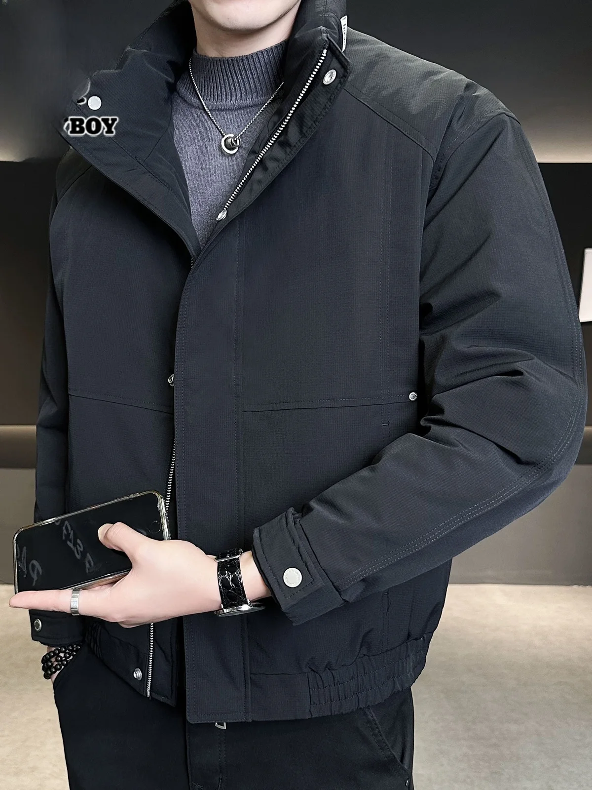 Мужская зимняя утепленная куртка-пуховик с воротником-стойкой, повседневная ветрозащитная куртка из полиэфирного волокна
Мужская зимняя утепленная куртка-пуховик с воротником-стойкой, повседневная ветрозащитная куртка из полиэфирного волокна