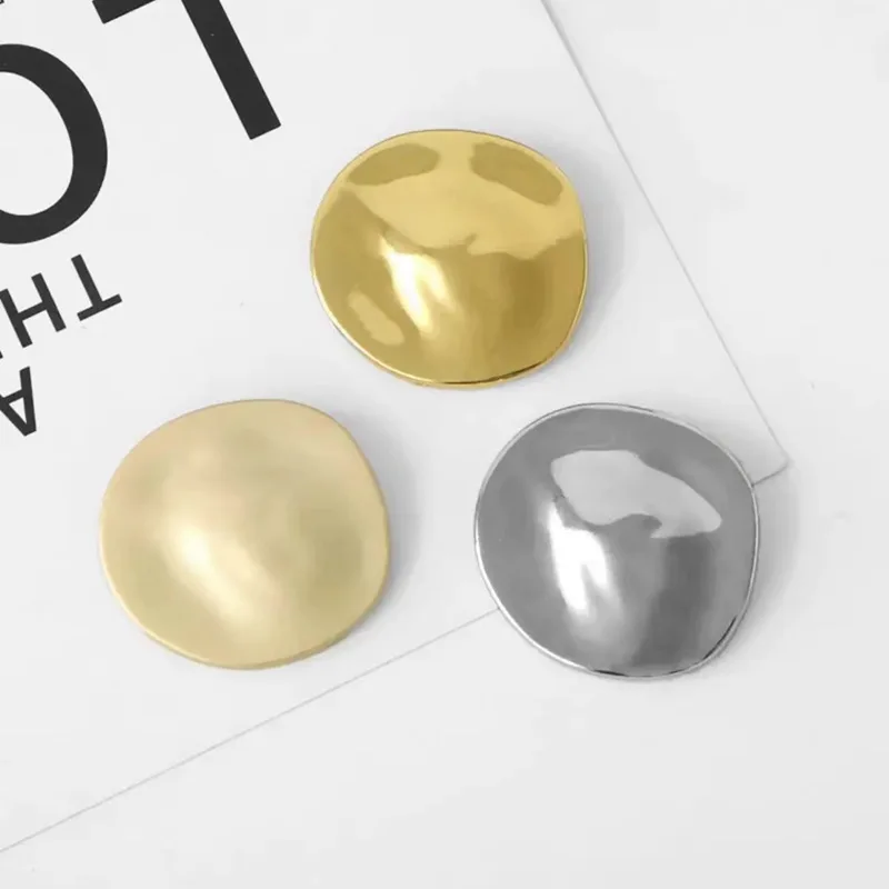 Stylish Irregular Metal Brooch - Minimalist Gold & Silver Textured Pin Vintage Chic Jewelry for Women & Men
Stylish Irregular Metal Brooch - Minimalist Gold & Silver Textured Pin Vintage Chic Jewelry for Women & Men