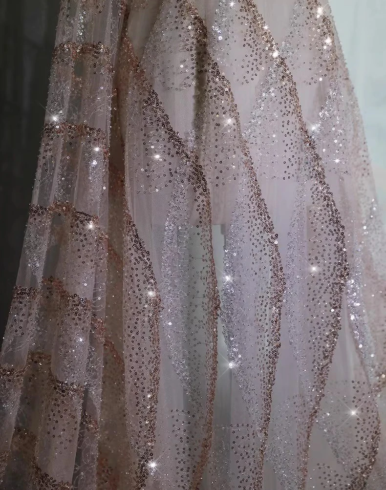 1 ярд, волнистые и мерцающие легкие гвозди, вышивка бисером, новая мягкая сетчатая ткань, свадебное платье, ткани Cheongsam для одежды
1 ярд, волнистые и мерцающие легкие гвозди, вышивка бисером, новая мягкая сетчатая ткань, свадебное платье, ткани Cheongsam для одежды