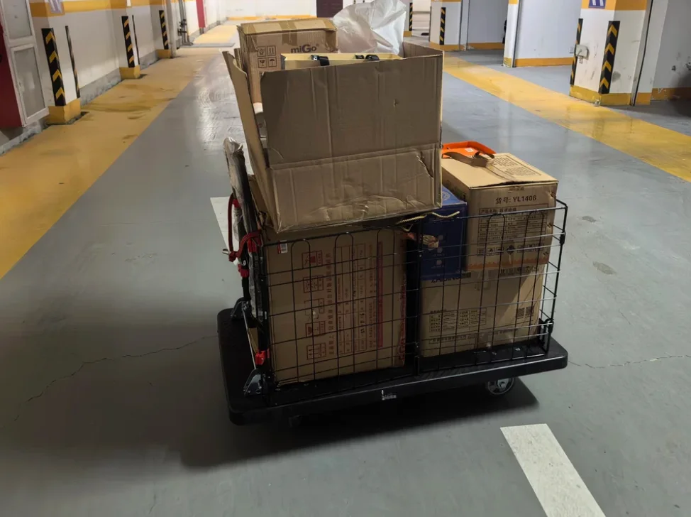 With high fence trolley Silent flatbed truck Pull goods Warehouse handling trolley Foldable household storage trailer
With high fence trolley Silent flatbed truck Pull goods Warehouse handling trolley Foldable household storage trailer