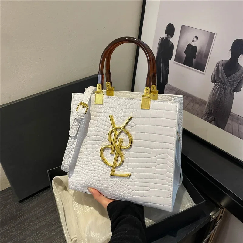 2025 Women's New Light Luxury Glossy Leather Design-Driven Handbag for Daily Commute & Lady Essentials
2025 Women's New Light Luxury Glossy Leather Design-Driven Handbag for Daily Commute & Lady Essentials