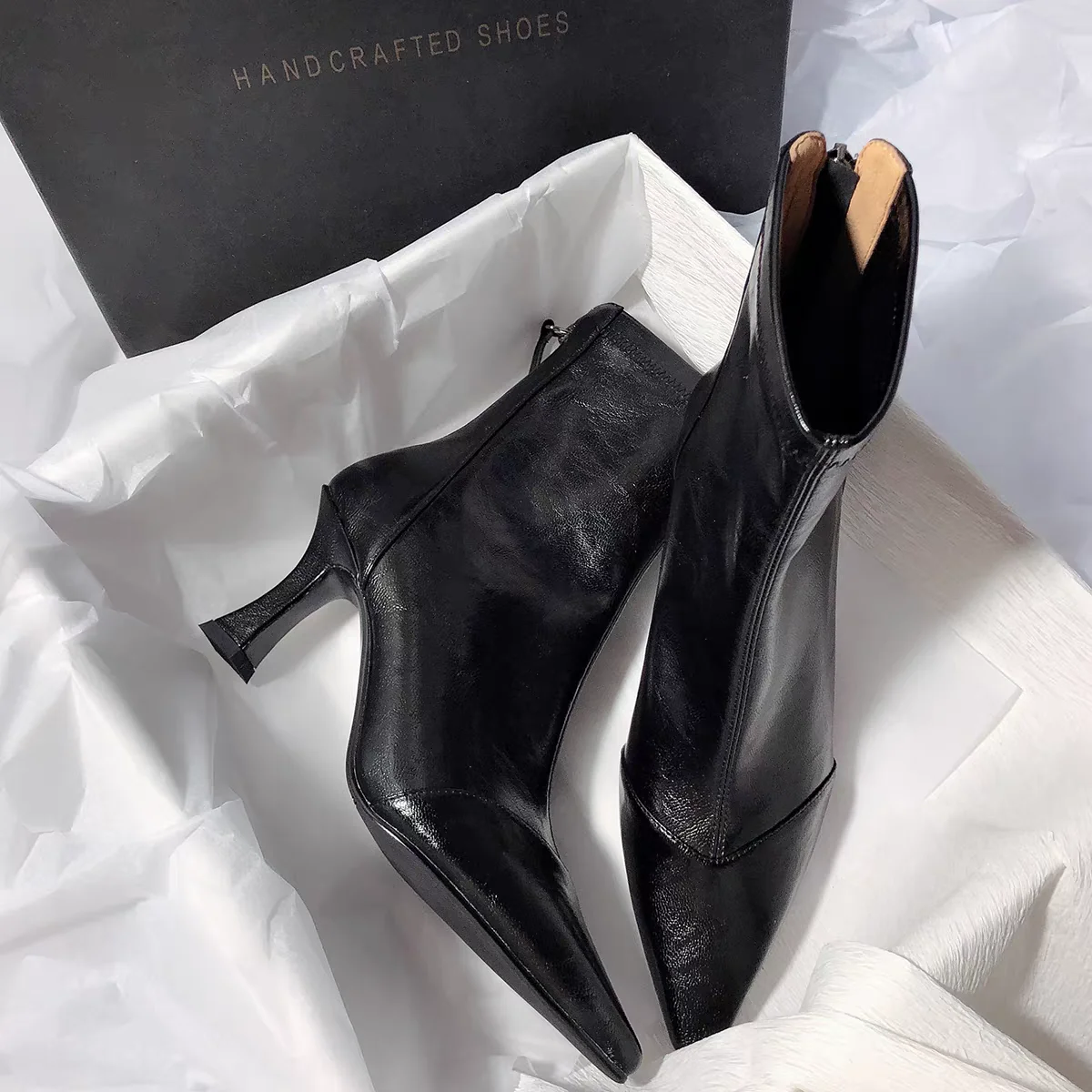 Elegant Pointed Toe Ankle Boots Women Fashion Side Zippers Short Boots Female Slim Thin High Heel Winter Women's Short Boots
Elegant Pointed Toe Ankle Boots Women Fashion Side Zippers Short Boots Female Slim Thin High Heel Winter Women's Short Boots